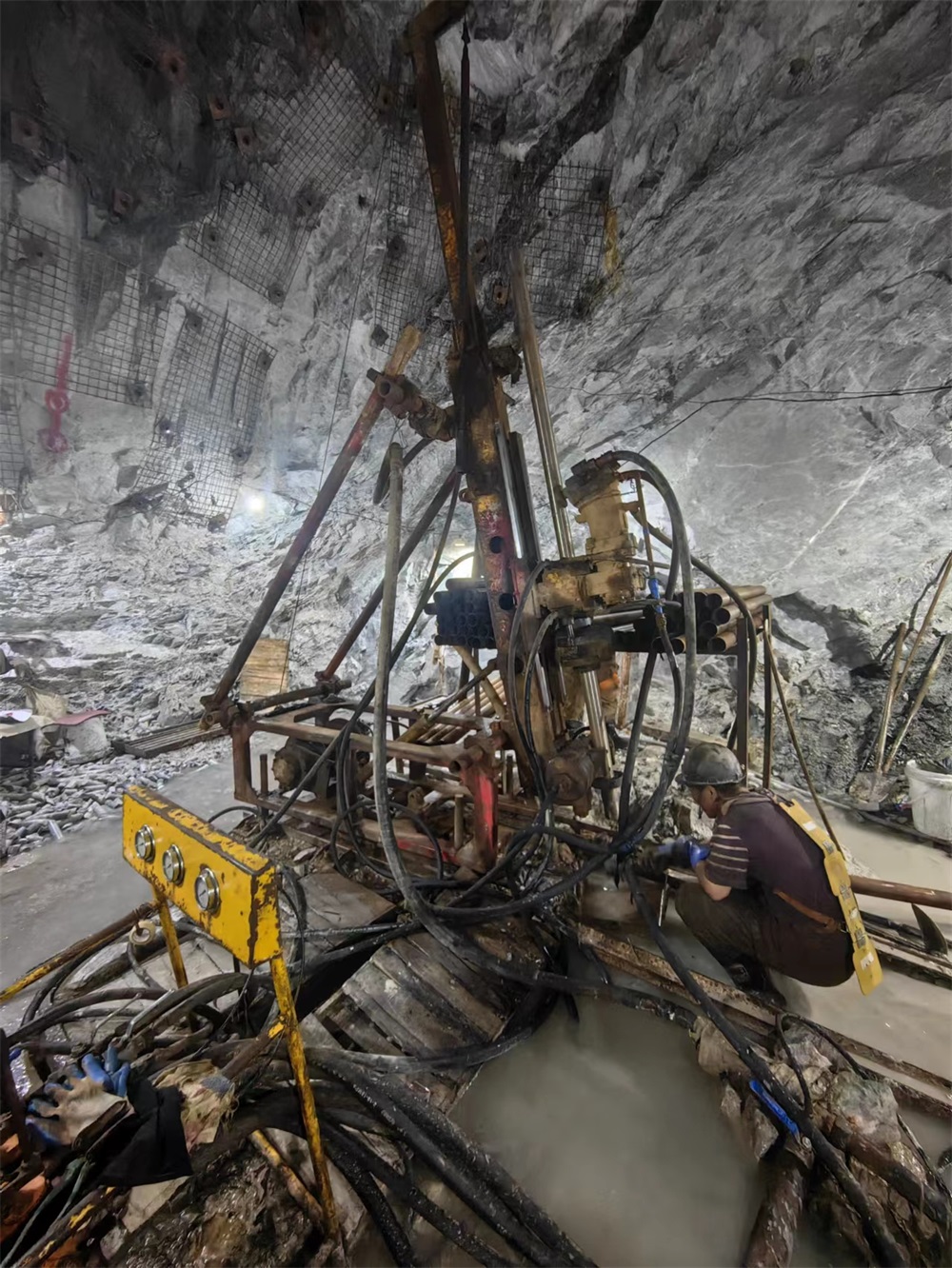 凤城市汇丰矿业有限公司